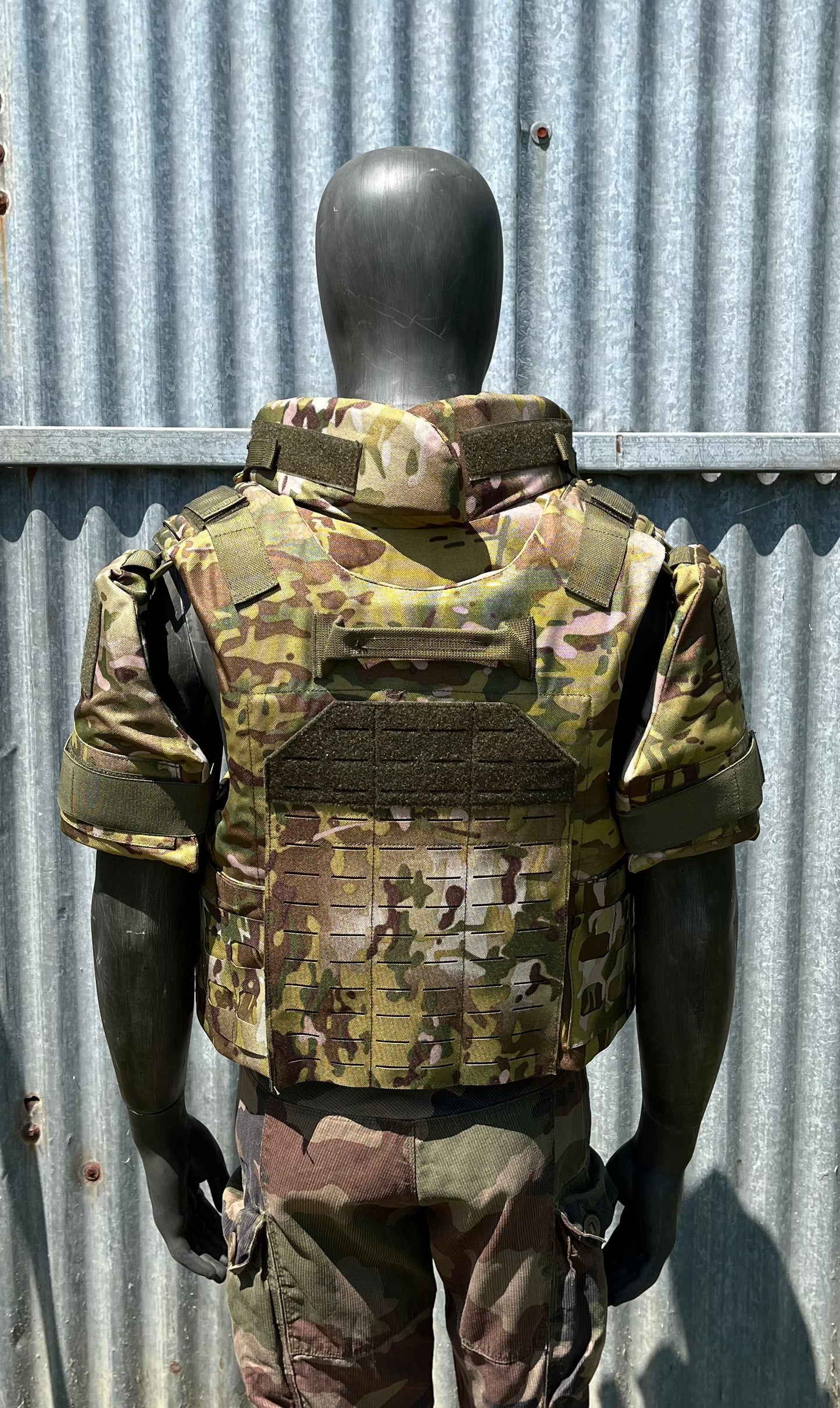 chaleco de camuflaje pesado